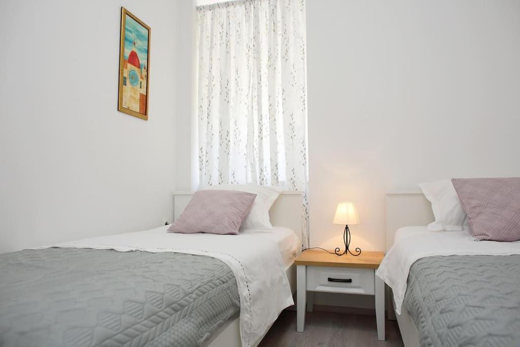 New Place In Old Town Of Trogir, Parking Trogir