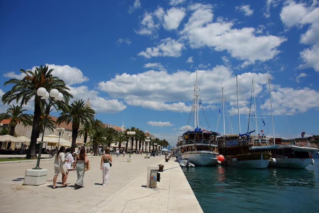 Apartment New Place In Old Town Of Trogir, Parking