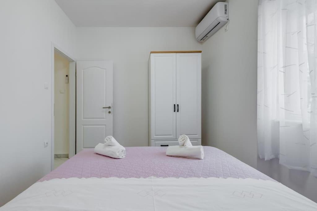 New Place In Old Town Of Trogir, Parking Apartment Trogir