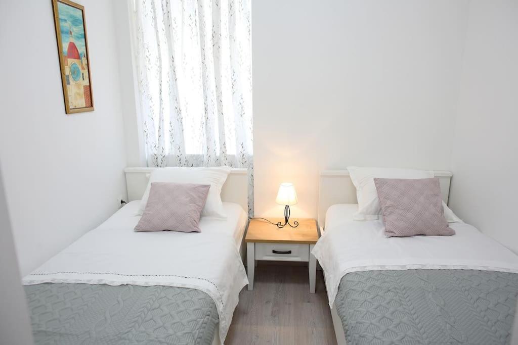 New Place In Old Town Of Trogir, Parking *