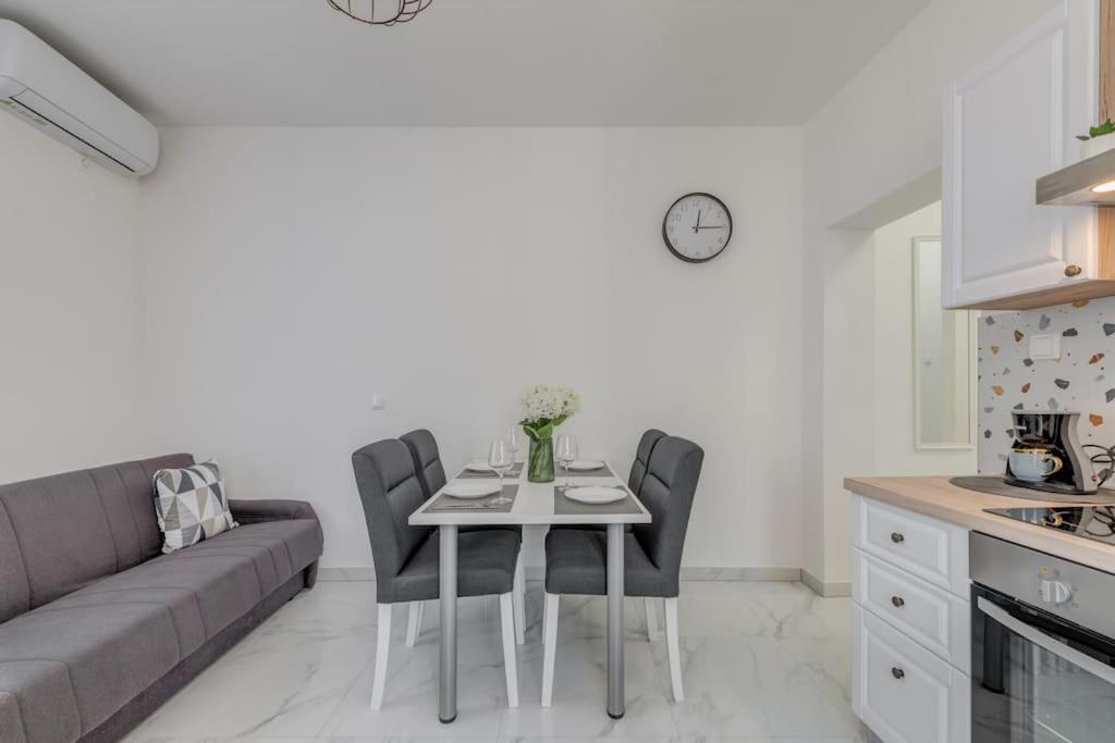 New Place In Old Town Of Trogir, Parking Trogir