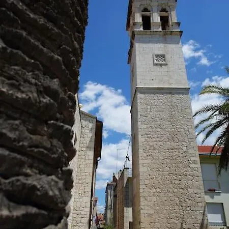 New Place In Old Town Of Trogir, Parking Exterior photo