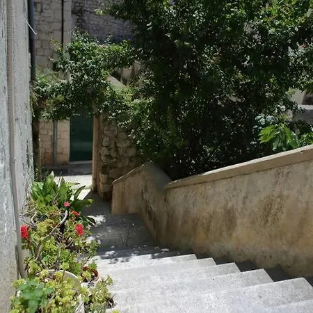 New Place In Old Town Of Trogir, Parking Exterior photo