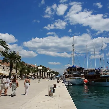 New Place In Old Town Of Trogir, Parking Exterior photo